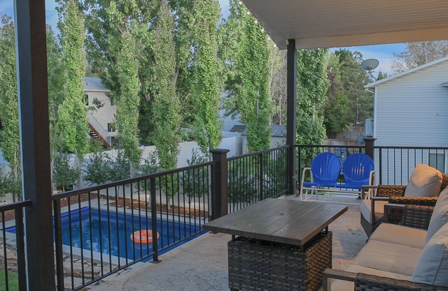 Fun Getaway Close to airport, downtown, and ski resorts. Private Pool & Hot Tub!