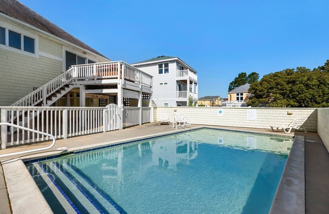 Fun In The Sun: Private Pool, Hot Tub, Gym Access