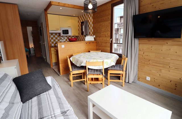 Functional Apartment Near Slopes with Balcony & WiFi