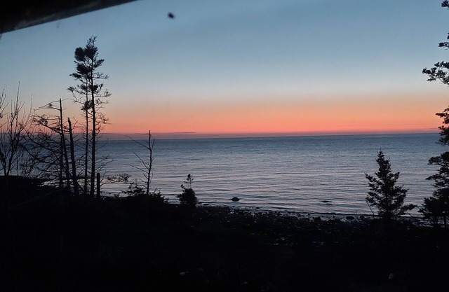 Fundy Fantasy Oceanfront Cabin. Offgrid romantic getaway.