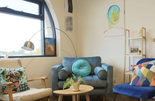 Funky 1BR urban oasis, walk to inner-city amenities