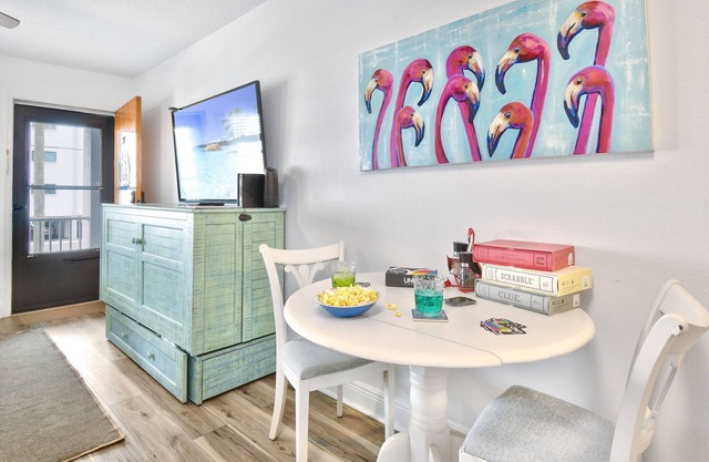 Funshine Sunset Beach - Steps from the beach!, Funshine Sunset Beach - Heated Pool, Steps from the