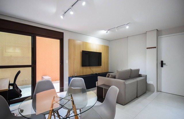 Furnished apartment with private garden and pool in Higienópolis