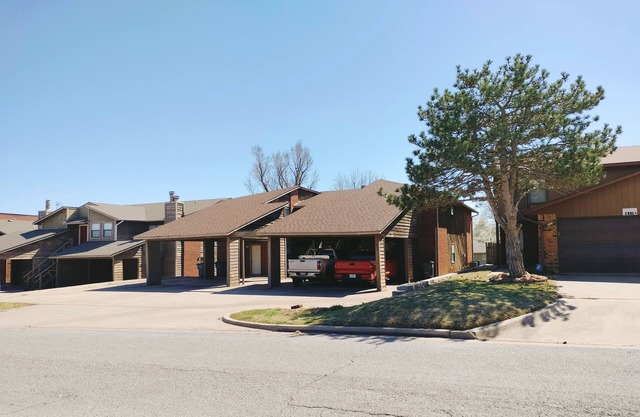 furnished and comfy1 bedroom apartment.near Fort Sill and highway 62