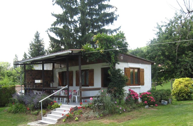 FURNISHED CHALET in the countryside