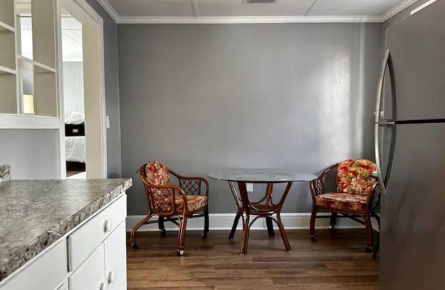 Furnished Historic Duckpond Apt