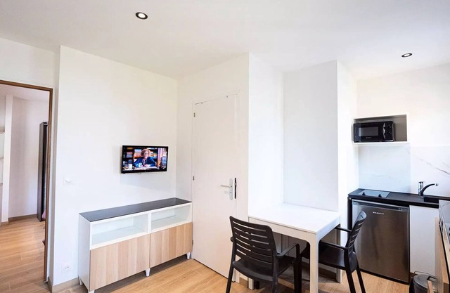 Furnished VF1 2 persons