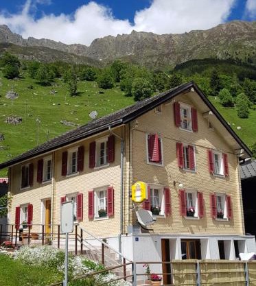 Gästehaus Alpenglühn