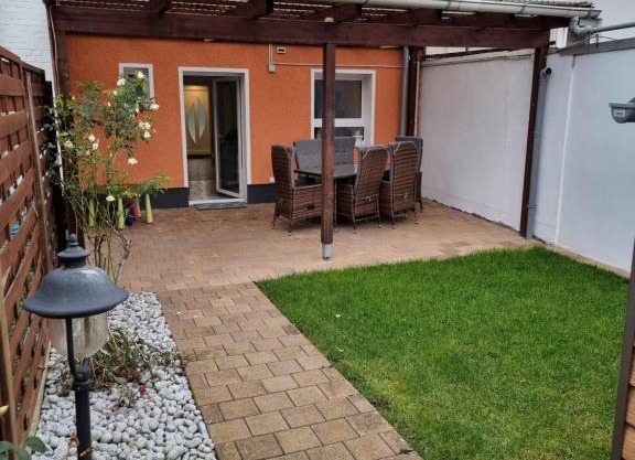 Gästehaus-Ferienwohnung-Appartement mit Terrasse - Nähe Kliniken/Herzzentrum
