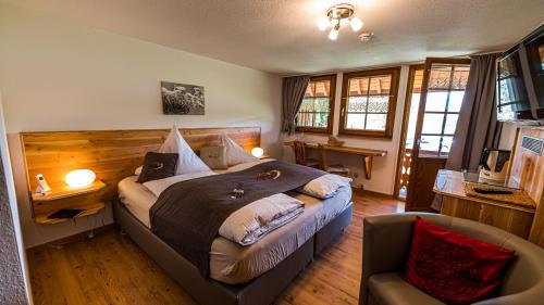 Gästehaus Holzer Kreuz - Gästezimmer Veilchen für 2 Personen inkl Landfrühstück