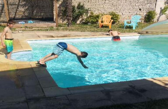 Gîte la Gatounette piscine jardin partagé avec hôtes
