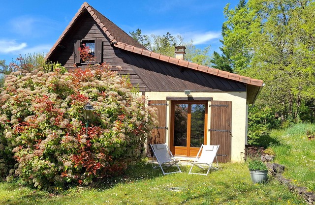 Gîte les chalets du Castang 24290 Valojoulx Perigord noir