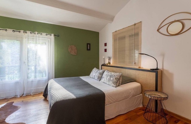 Gîte NOMADE étage, vue parc - Mas la Pauline