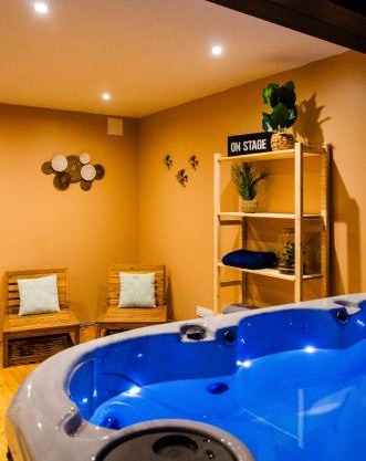 Gîte SPA de la Hardt - Jacuzzi intérieur privé