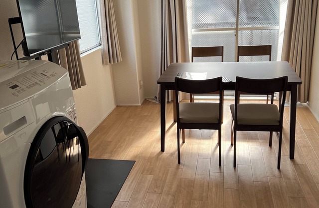 G&R House 301 2-minute walk from the nearest station, in the heart of Tokyo, with easy access to Tokyo's most popular tourist attractions.