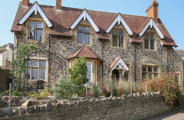 GABLE LODGE, family friendly, luxury holiday cottage in Malvern