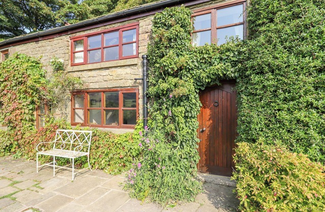 GAG AYE FARM, pet friendly, with open fire in Longnor