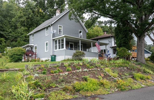 Galeton Overlook-charming home near Cherry Springs