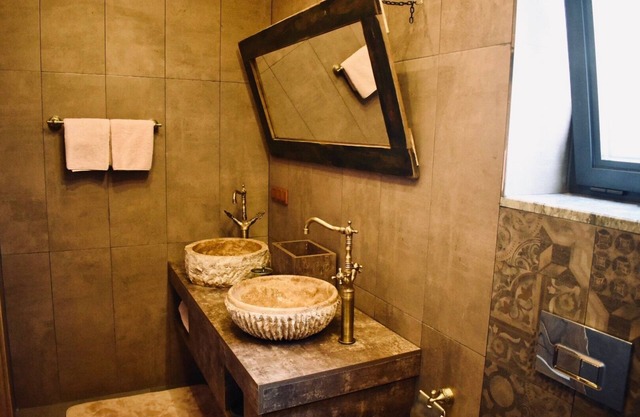 Gallipoli-themed 1 Bedroom Luxury Studio Sleeps 3