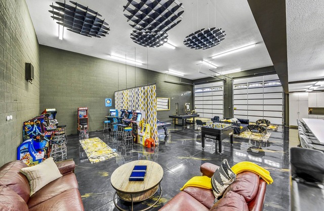 Game On! Luxury Retreat @ La Dolce Vita Estate:Unforgettable Fun Ultimate Luxury