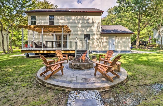 Game Room and Yard Family Paradise in Pocono Summit
