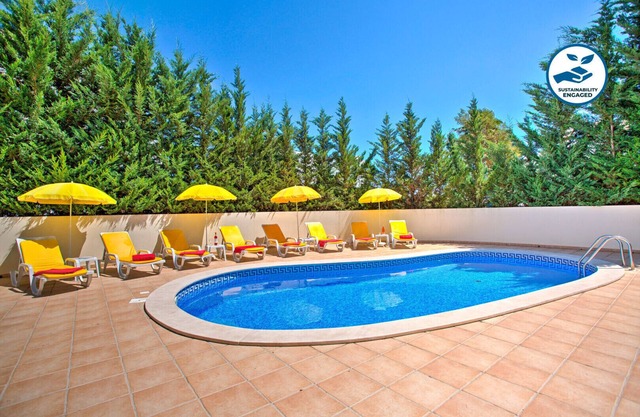 Games Room & Heatable Pool – Albufeira