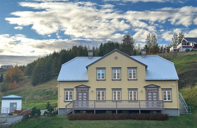 Gamla Apótekið (The Old Pharmacy) in heart of Akureyri - North Apartment