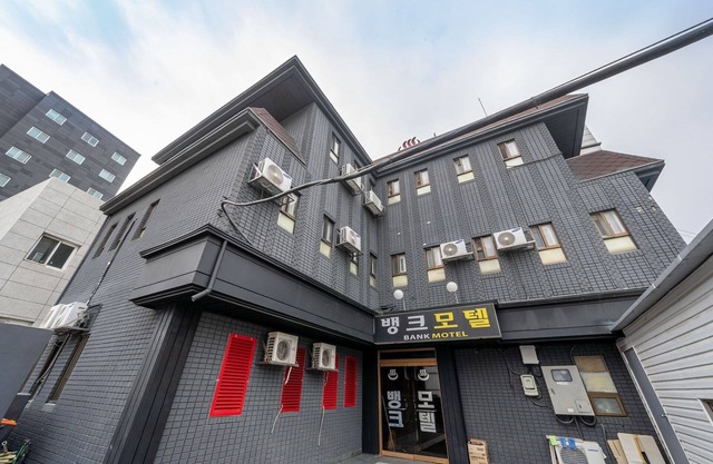 Gangseo Bank Motel