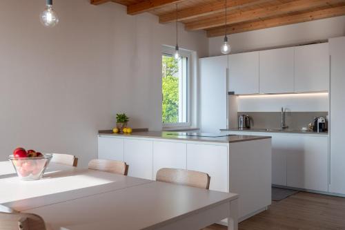 Garda Lake Panorama Villa with Garden & BBQ