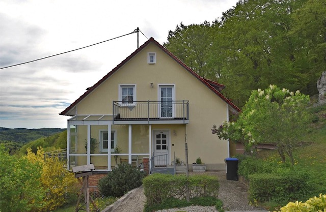 Garden Apartment, GoBweinstein