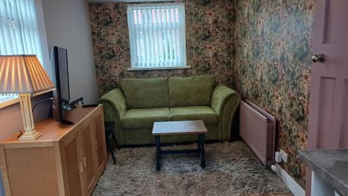 Garden Apartment Morpeth- with lockable bike storage!