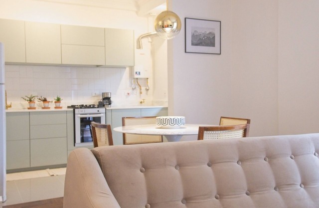 Garden Apartment near Barigui Park with garage