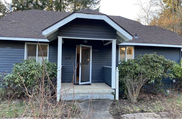 Garden Bungalow on High St. through SalemStays.com