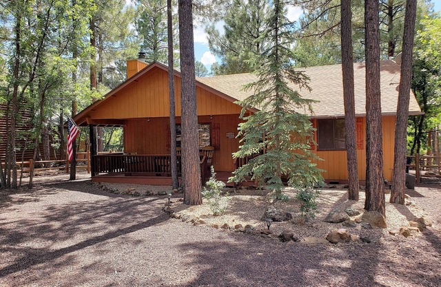 GARDEN CABIN W/FENCED YARD, With A/C