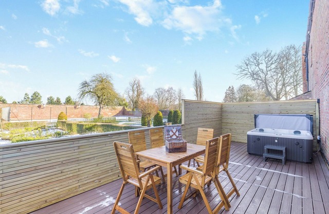 Garden Cottage - UK45498