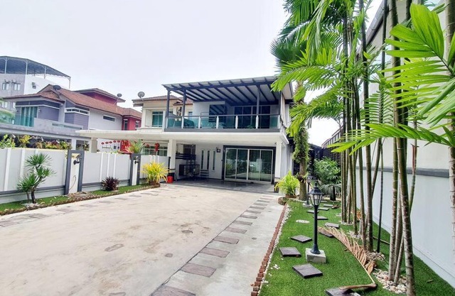 GARDEN COZY2STOREY HOME 4ROOM 10PAX@NEAR ALMAJUSCO