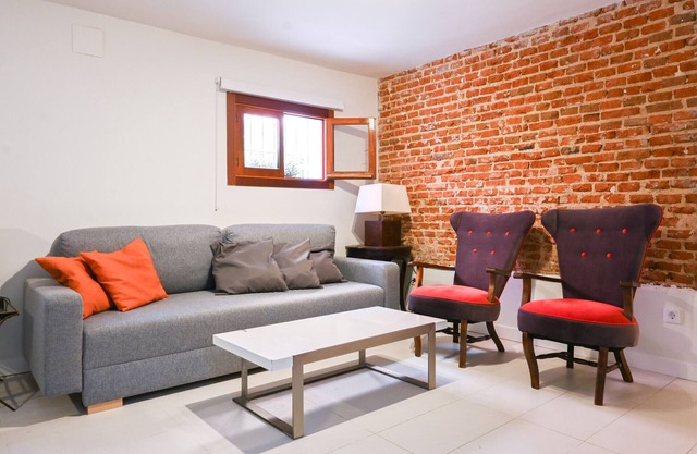 GARDEN House Downtown MADRID CENTRO-IFEMA-AEROPUERTO. 2 ROOMS 6 PAX GARDEN