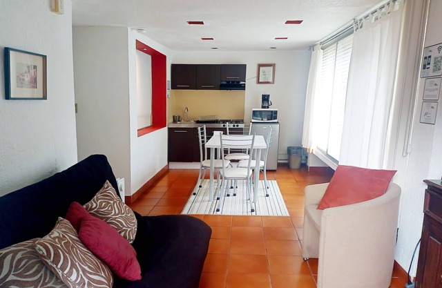 GARDEN HOUSE, WELCOME TO SAN ANGEL NEIGHBOURHOOD