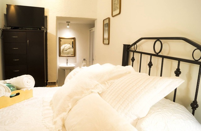 GARDEN HOUSE, WELCOME TO SAN ANGEL NEIGHBOURHOOD