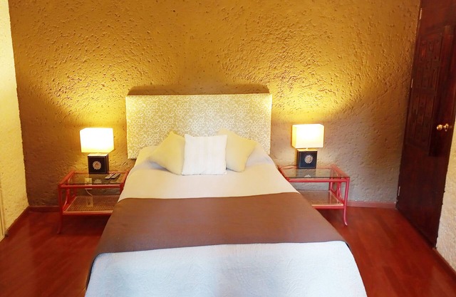 GARDEN HOUSE, WELCOME TO SAN ANGEL NEIGHBOURHOOD