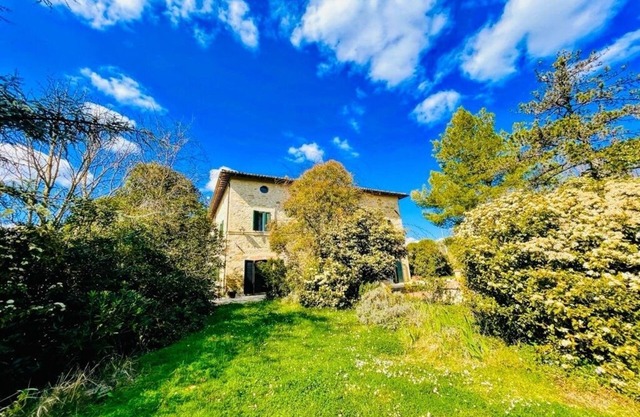 GARDEN OF EDEN/EXC POOL+GARDENS/SLPS 12/SPOLETO 7KMS