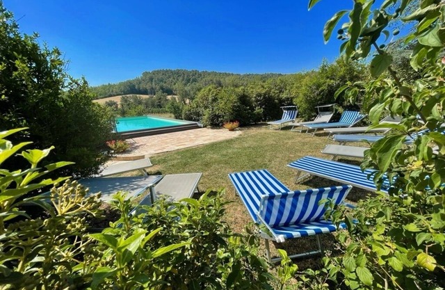 GARDEN OF EDEN/EXCLUSIVE POOL-GROUNDS-POOL HOUSE/SLEEPS 11/SPOLETO-10 KMS