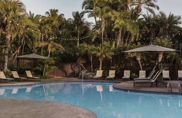 Garden View Queens, Catamaran Resort, Award-Winning Cuisine, Close to Beaches