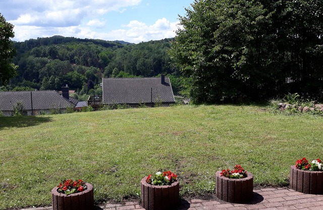 Garden view vacation apartment with garden & terrace on a hillside in Dahner Felsenland