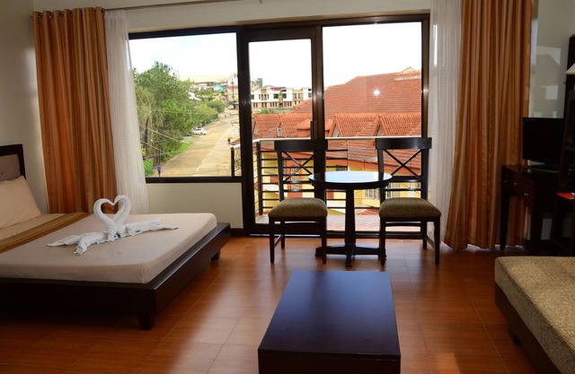 Gardenville Hotel