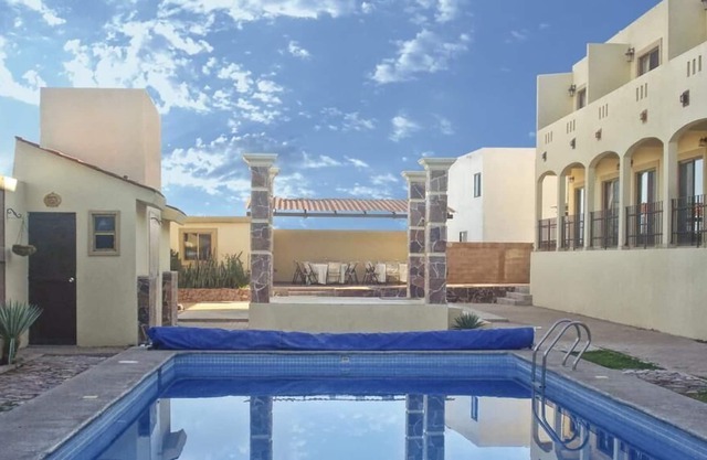 GARIMAR CONDOMINIUMS, SUITABLE FOR FAMILIES AND FRIENDS