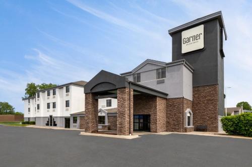 Garner Hotel Topeka West by IHG