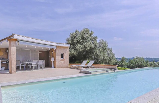 Garrigues - Vue sur Pyrénées - Piscine