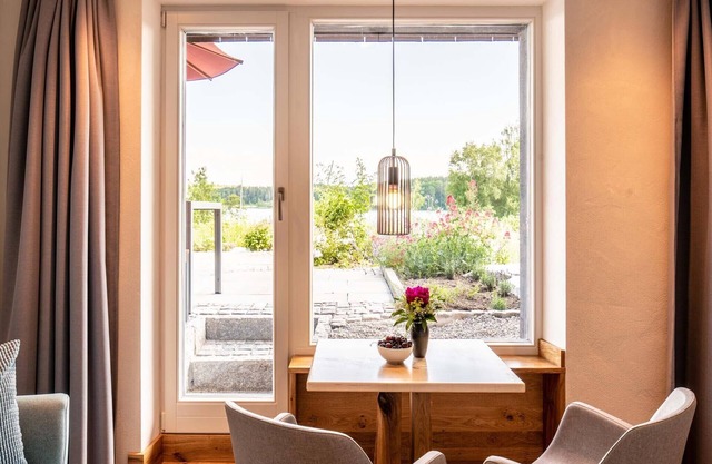 Gartenzimmer, 30 qm Untergeschoss, Kombinierter Wohn- & Schlafbereich