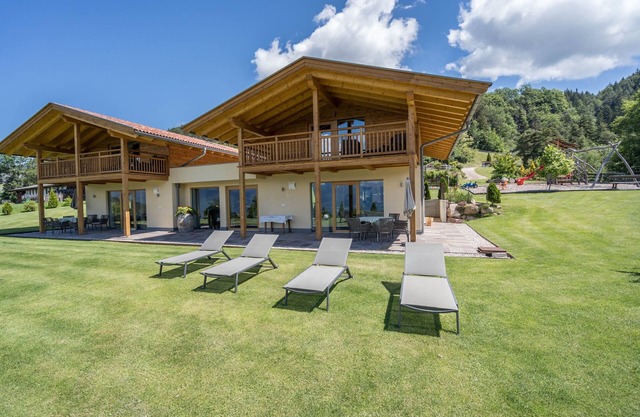 Gasserhof - Chalet A with Balcony, Mountain View, Garden & Wi-Fi